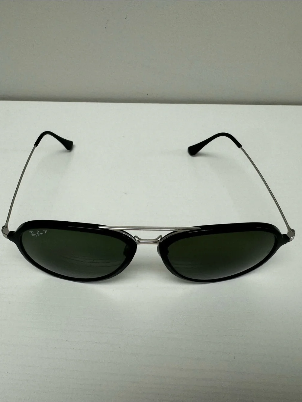 Ray-Ban polarized Black Frame with Silver Metal Aviator Sunglasses